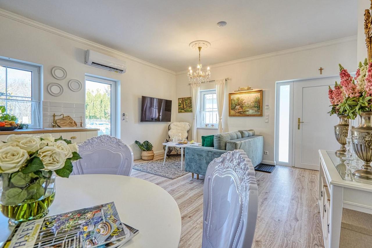 The Doors Boutique Apartments Mosonmagyarovar Luaran gambar