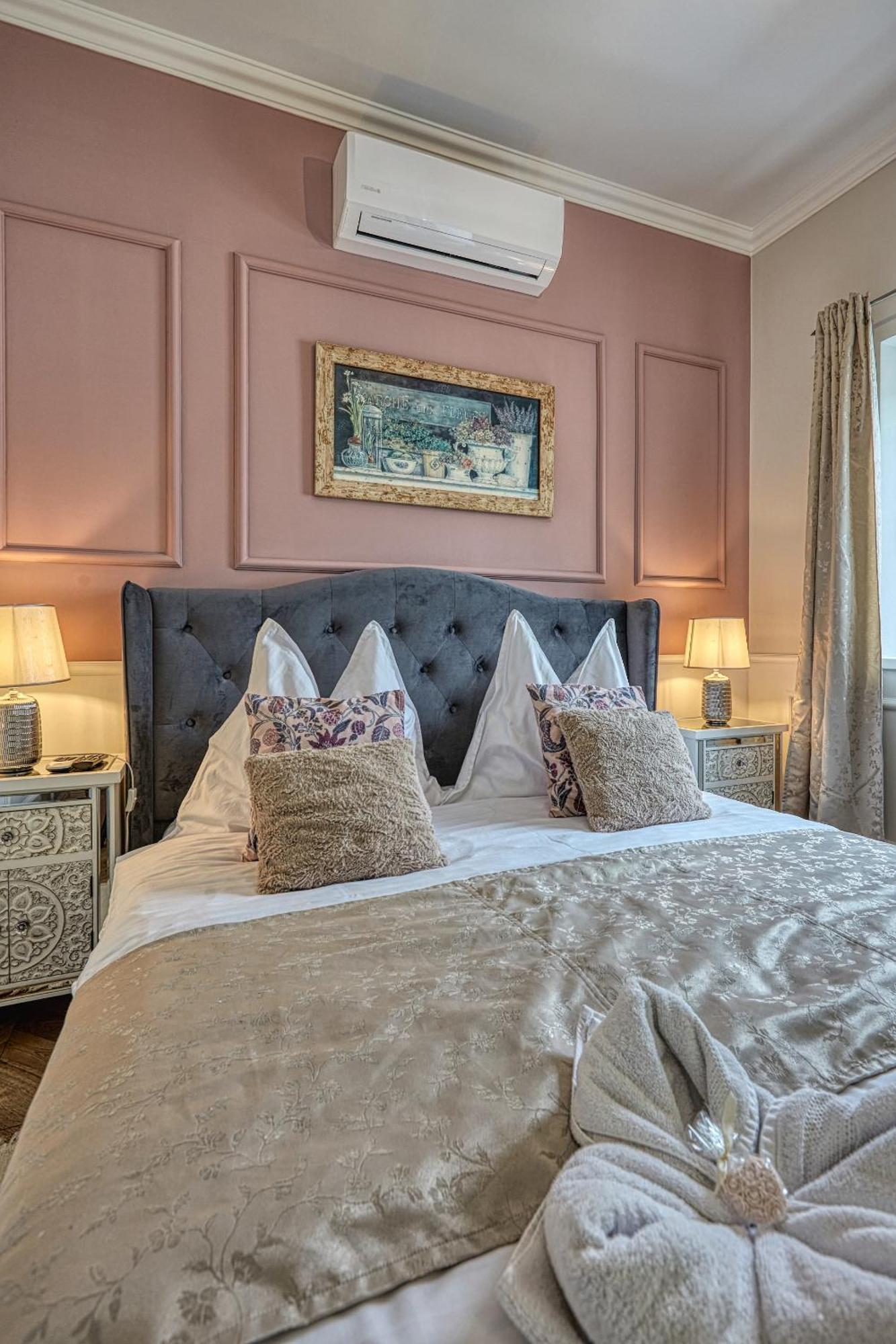 The Doors Boutique Apartments Mosonmagyarovar Luaran gambar